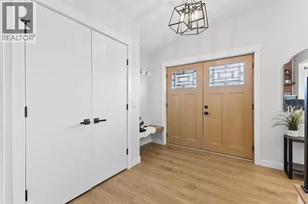 Calgary, AB T2J0Z4,611 Agate Crescent SE