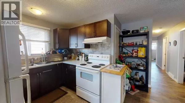 Calgary, AB T2C1B8,7422 Ogden Road SE