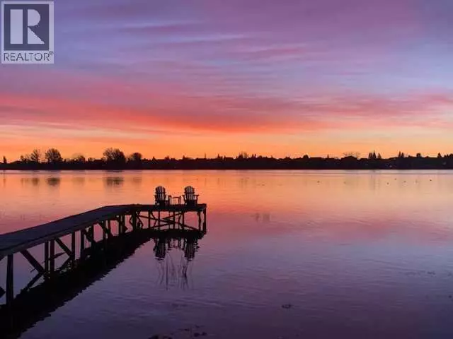 Chestermere, AB T1X1B5,732 West Chestermere Drive