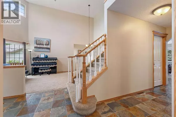 Calgary, AB T3B5M1,9 Valley Meadow Close NW