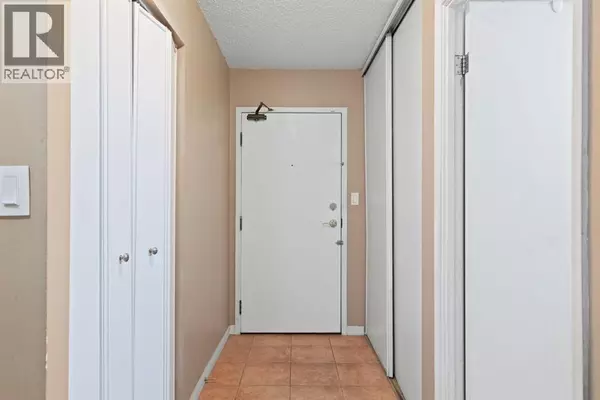 Calgary, AB T3C3R9,202, 1334 12 Avenue SW