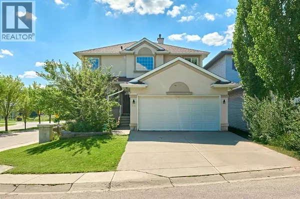 51 Edgeridge View NW, Calgary, AB T3A5Y9