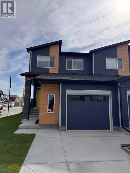 4 Wolf Hollow Road SE, Calgary, AB T2X5R8