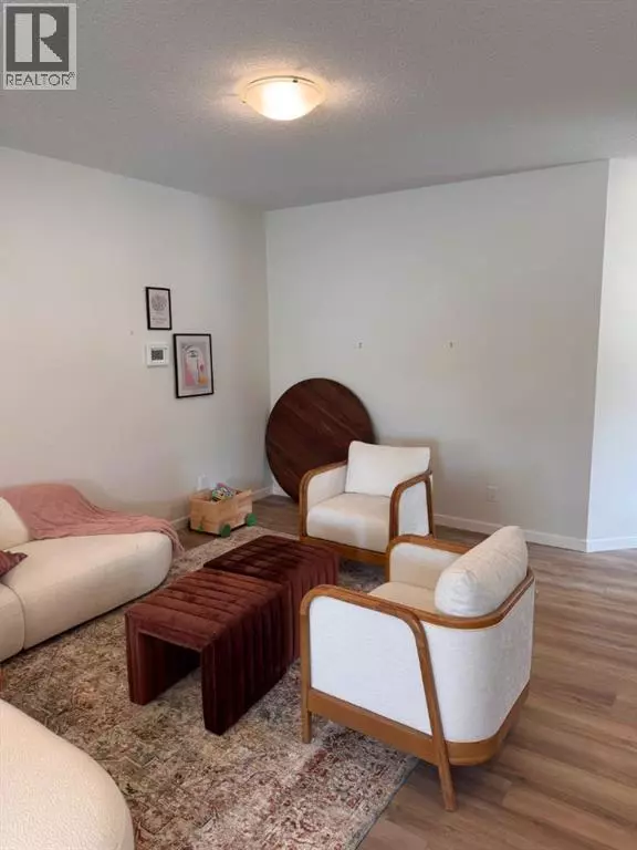 Calgary, AB T2X5R8,4 Wolf Hollow Road SE