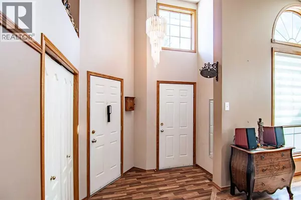 Red Deer, AB T4R2M7,22 Doan Avenue
