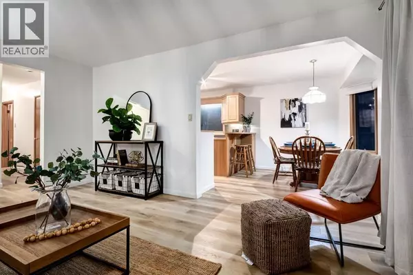 Calgary, AB T2K3P7,6016 Thornburn Drive NW