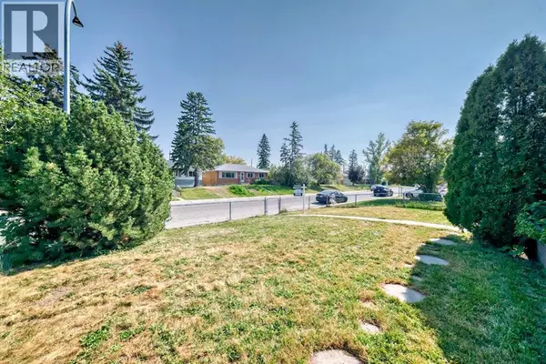 Calgary, AB T2B1K5,2023 46 Street SE
