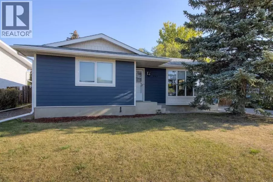 946 Columbia Boulevard W, Lethbridge, AB T1K4M3