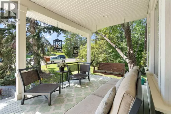 Calgary, AB T2M1L4,1308 21 Avenue NW