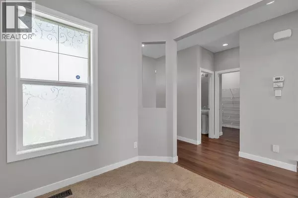 Calgary, AB T3K0X4,253 Panton Way NW