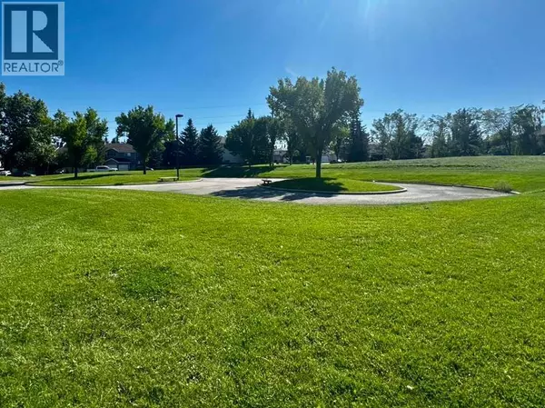 Calgary, AB T2Y3B4,244 Shawinigan Drive SW