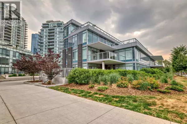 102, 88 Waterfront Mews SW, Calgary, AB T2P1K7