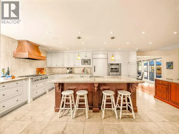 Calgary, AB T2T3K9,2716 Carleton Street SW