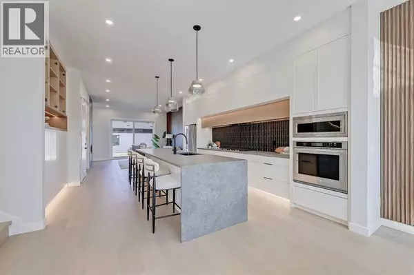 Calgary, AB T2E1J1,910 15 Avenue NE