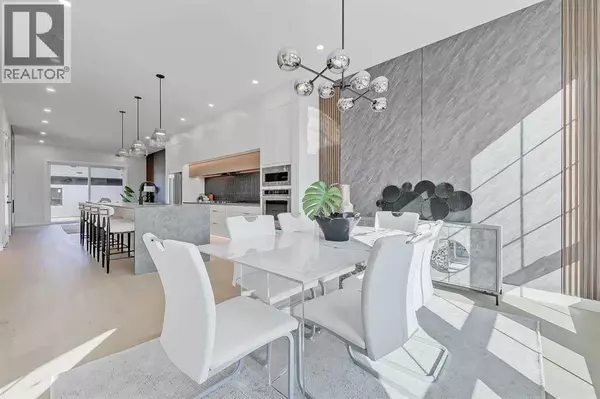 Calgary, AB T2E1J1,912 15 Avenue NE