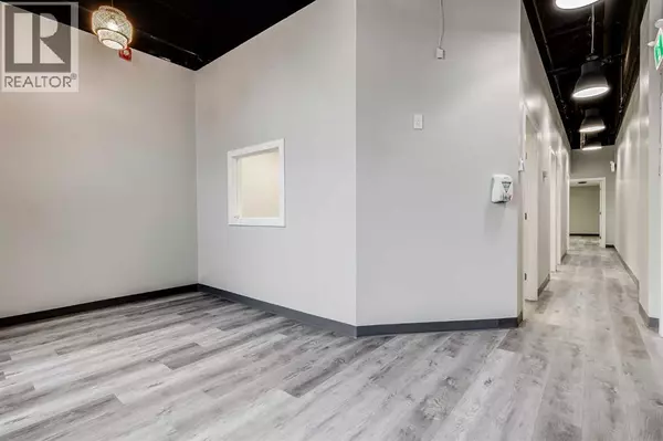 Calgary, AB T2A1J3,140, 5430 17 Avenue SE