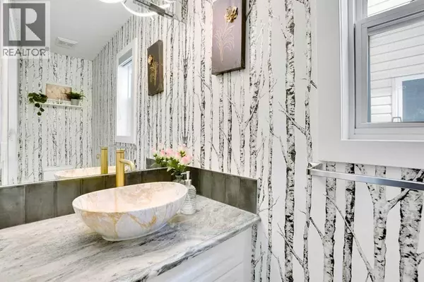 Calgary, AB T3J5C6,151 Saddlehorn Close NE