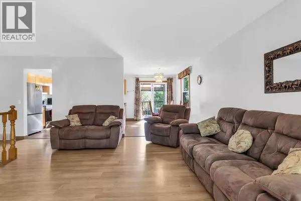Calgary, AB T1Y3N6,16 Rundleson Way NE
