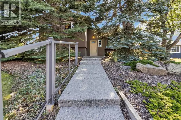 Calgary, AB T1Y3N6,16 Rundleson Way NE