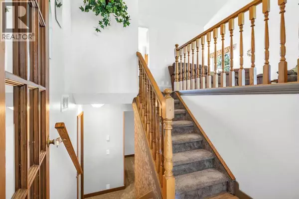 Calgary, AB T1Y3N6,16 Rundleson Way NE
