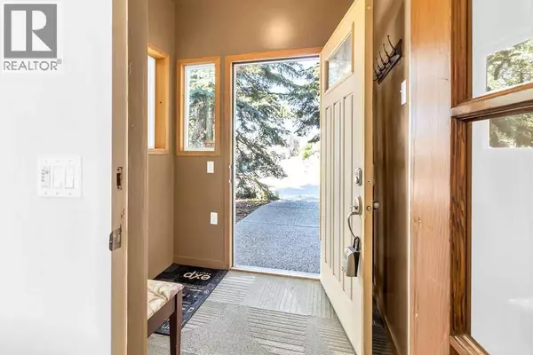 Calgary, AB T1Y3N6,16 Rundleson Way NE