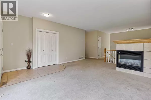 Lethbridge, AB T1K7H3,1, 240 Heritage Boulevard W