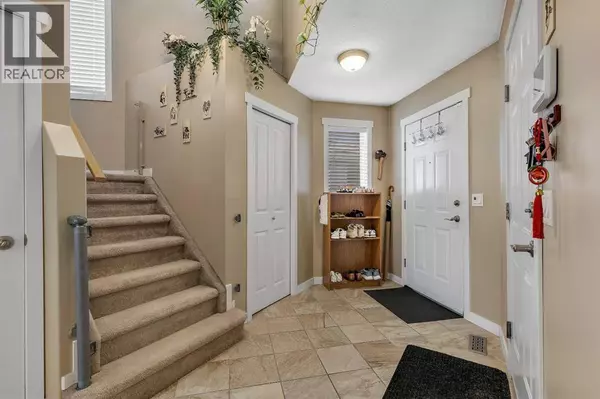 Calgary, AB T3K5R5,164 Covepark Close NE