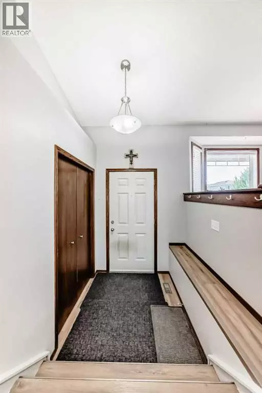 Strathmore, AB T1P1V5,283 Highland Circle