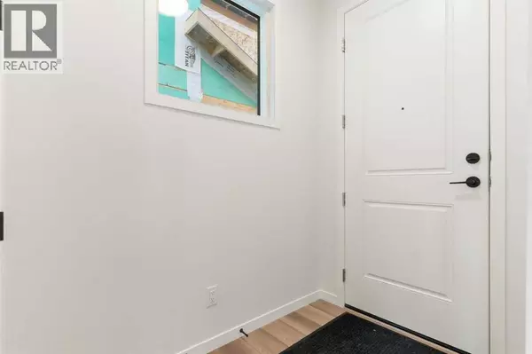 Calgary, AB T3H6K7,266 West Grove Lane SW