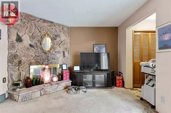 Calgary, AB T1A5K9,75, 6103 Madigan Drive NE
