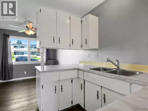 Grande Cache, AB T0E0Y0,98 97 Avenue