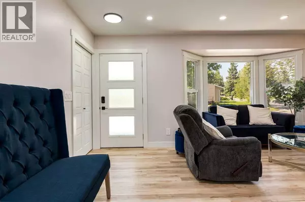 Calgary, AB T2W2E4,392 Cantrell Drive SW