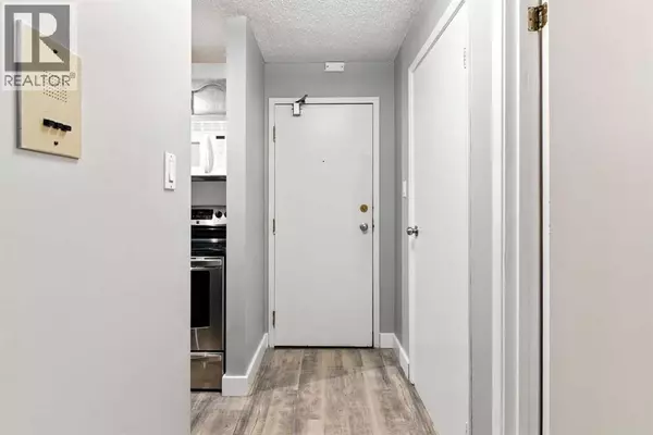 Calgary, AB T3T3T9,208, 550 Westwood Drive SW