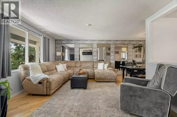 Calgary, AB T1Y1C5,159 Rundlehorn Crescent NE