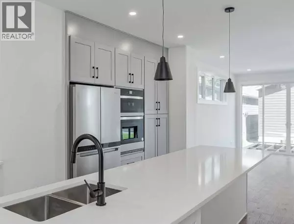 436 28 Avenue NW, Calgary, AB T2M2K6