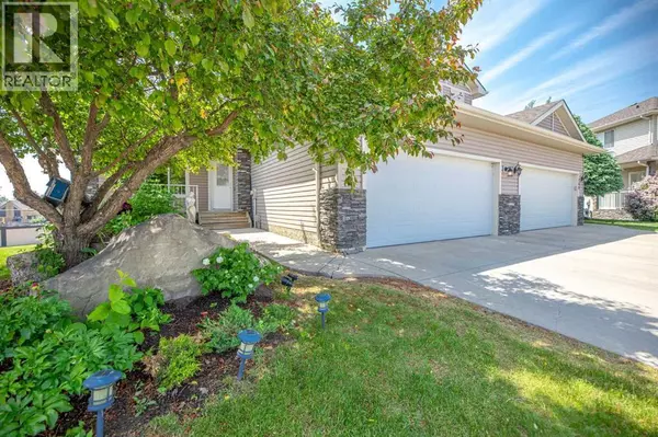 Chestermere, AB T1X1S7,152 Cove Rise