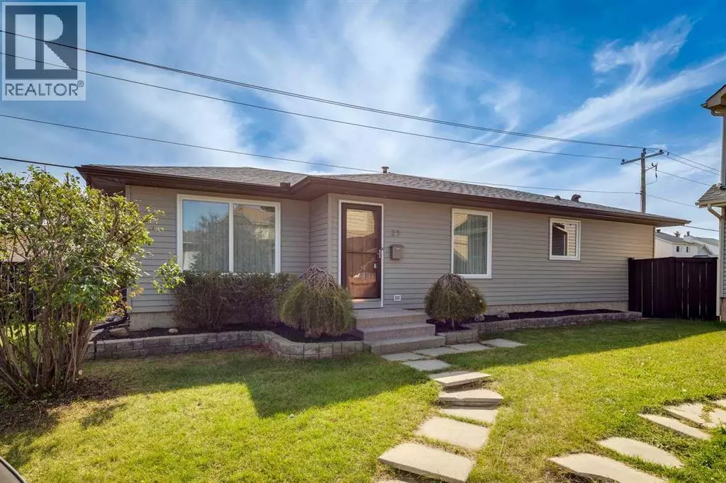 Calgary, AB T2B3A8,23 Erin Grove Court SE