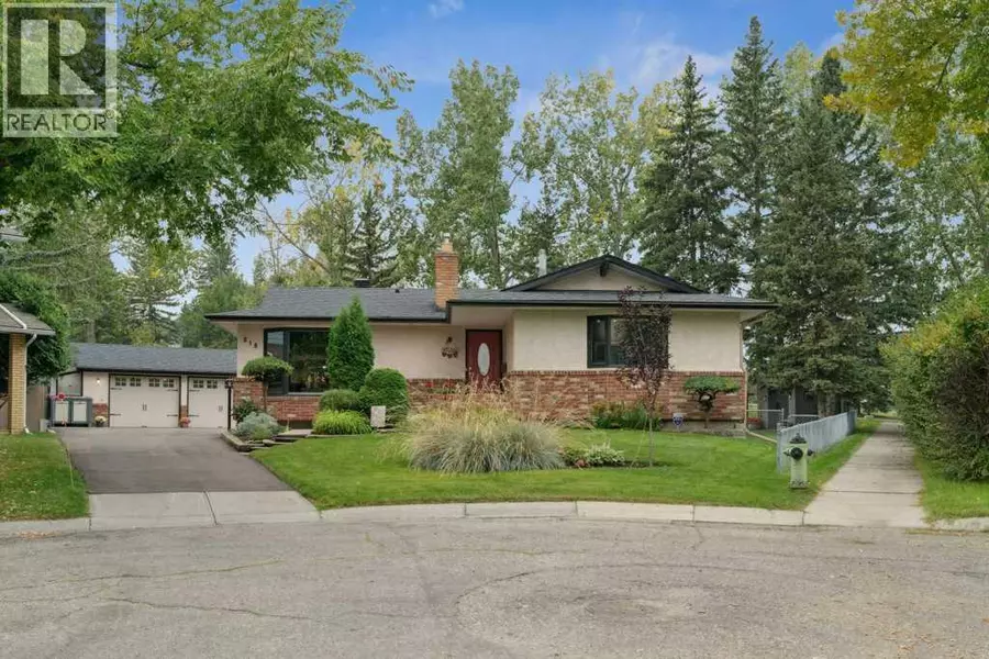 318 Oakhill Place SW, Calgary, AB T2V3X5