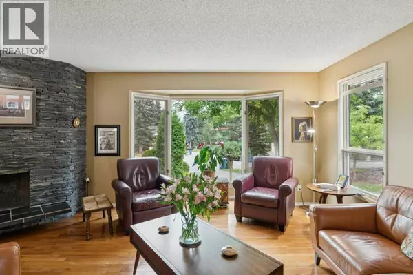 Calgary, AB T2V3X5,318 Oakhill Place SW