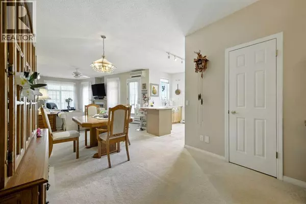 Calgary, AB T3A5Y7,422, 5201 Dalhousie Drive NW
