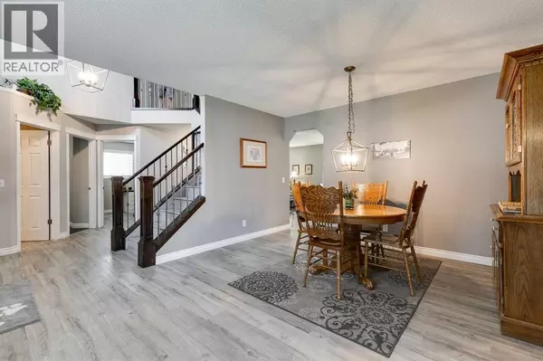 Calgary, AB T2Z2N5,274 Mt Assiniboine Place SE