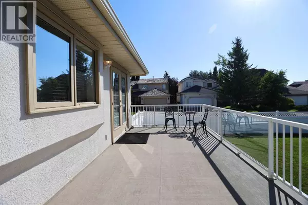 Calgary, AB T3A4X9,15 Hampshire Close NW