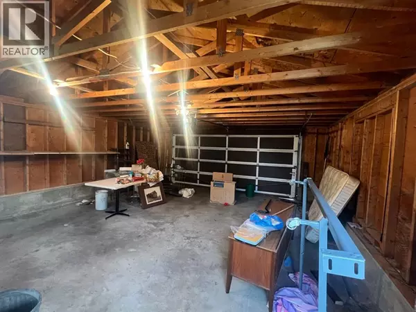 Calgary, AB T2K5E9,176 Huntchester Crescent NE