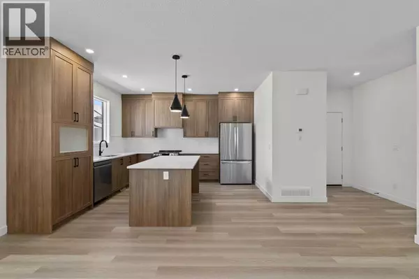 Airdrie, AB T3B3Y6,1004, 201 Cooperswood Green SW