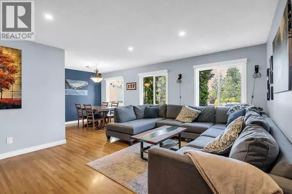 Calgary, AB T2J2H5,1215 Mapleglade Place SE