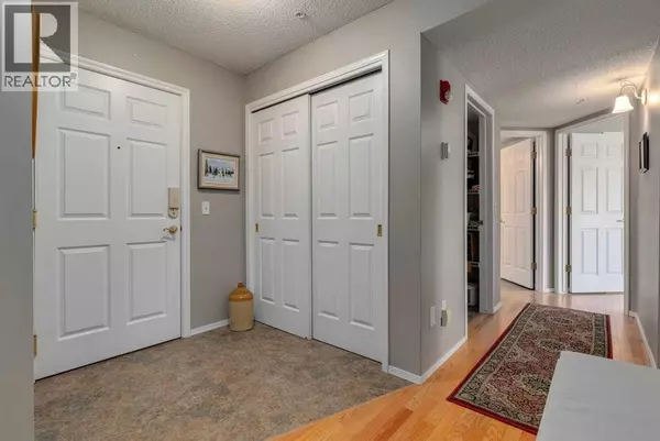 Calgary, AB T3H3N7,3303 Sienna Park Green SW