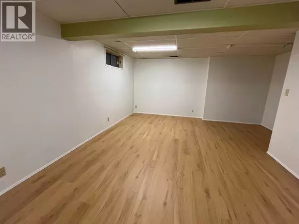 Calgary, AB T2A6X8,90 Abalone Crescent NE