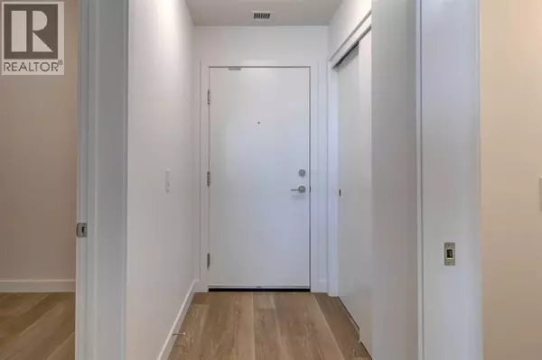 Calgary, AB T2A7W8,1210, 8500 19 Avenue SE