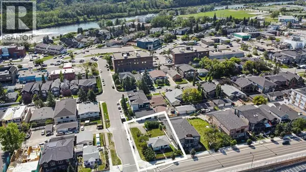 Calgary, AB T3B0A9,4503 Bowness Road NW