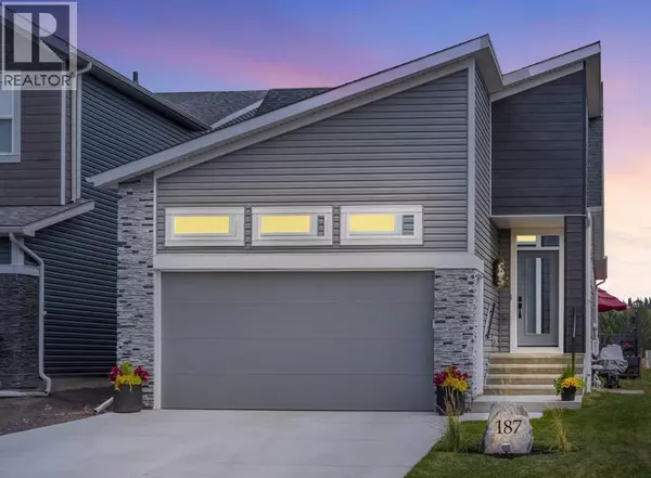 187 Wolf Hollow Manor SE, Calgary, AB T2X5J9